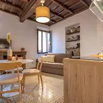 18 Ciancaleoni House * روما