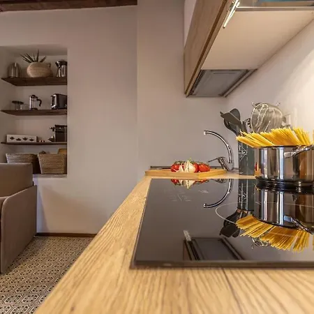 18 Ciancaleoni House Рим
