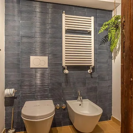 18 Ciancaleoni House Рим