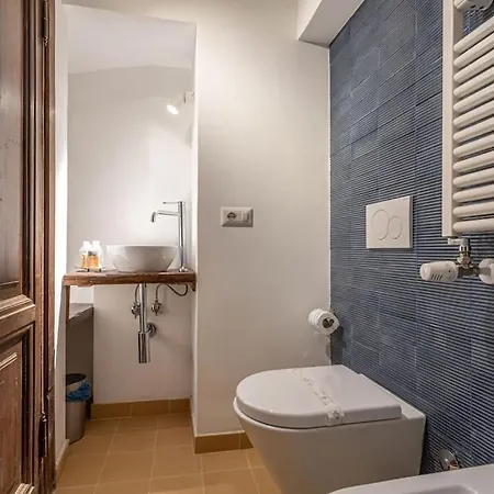 18 Ciancaleoni House Апартаменты *