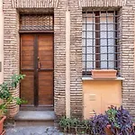18 Ciancaleoni House * Řím
