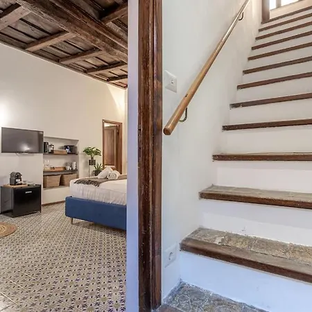 Apartment 18 Ciancaleoni House *