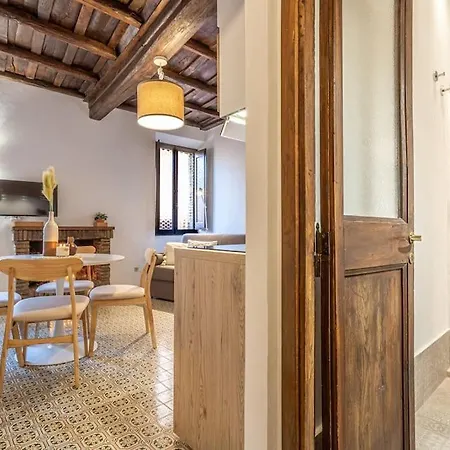 Apartment 18 Ciancaleoni House *